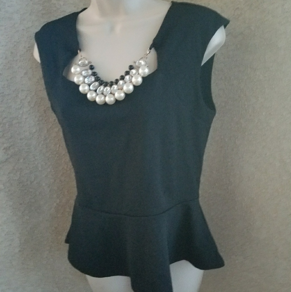Oboe black peplum waist line with clipped necklace